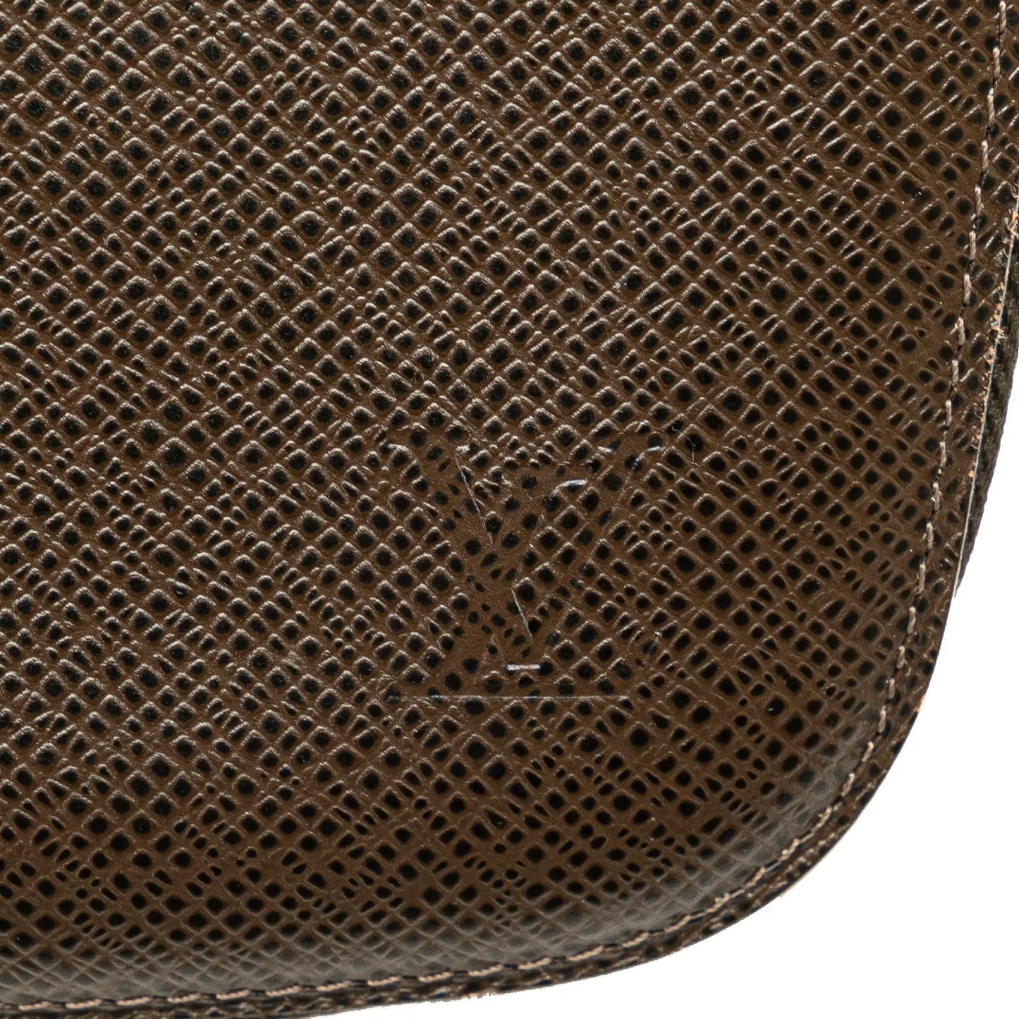 Louis Vuitton Taiga Atoll Organizer