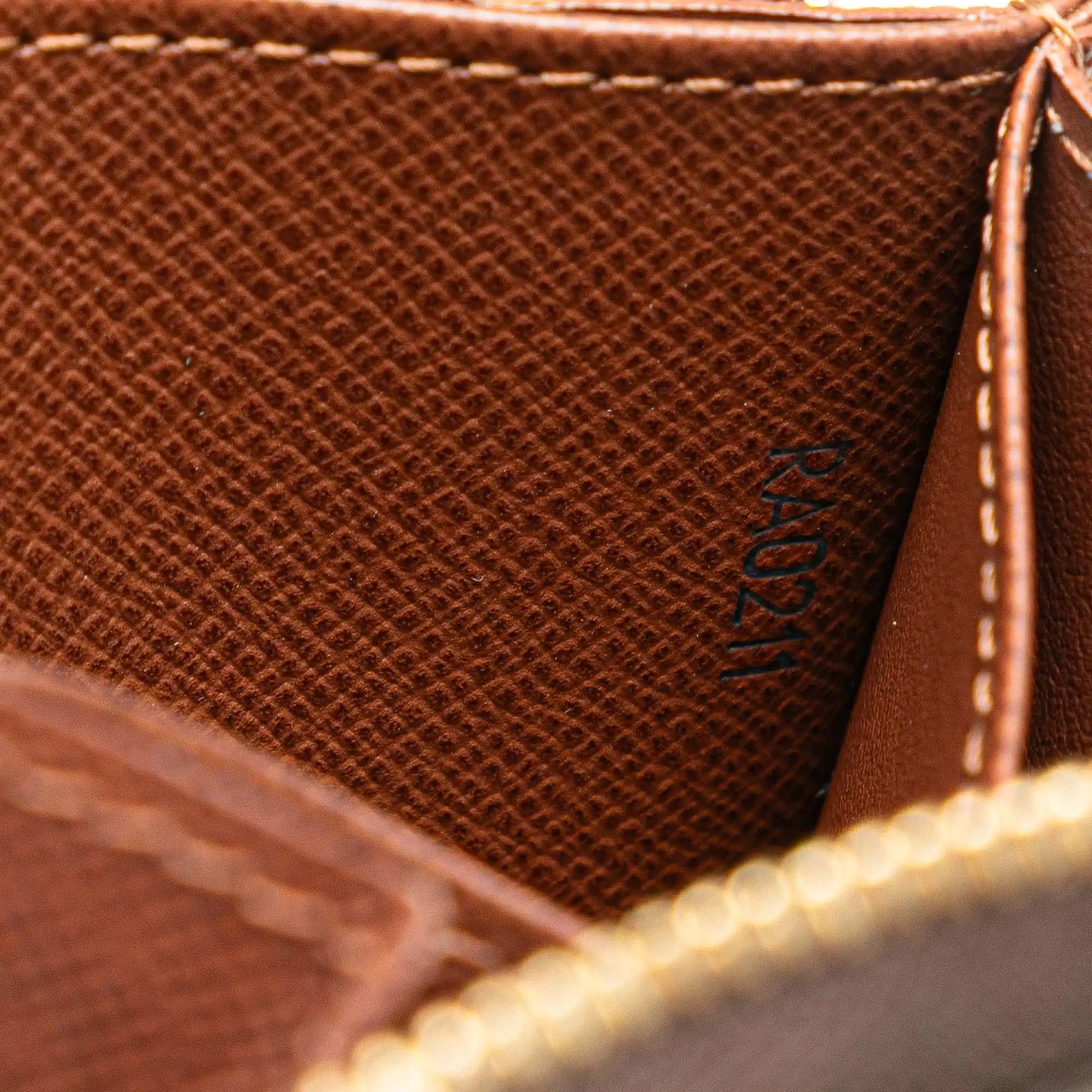 Louis Vuitton Monogram Zippy Coin Purse