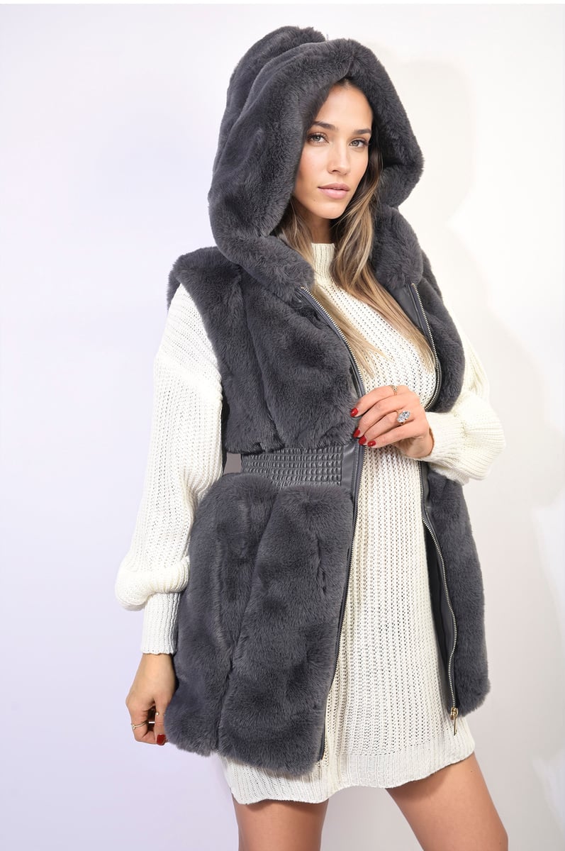 She Wears Glory™ Faux Fur Zip Up Gilet