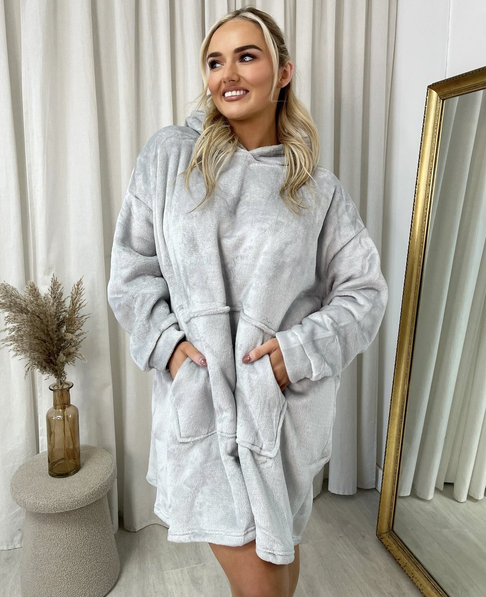 Oversized Fluffy Winter Blanket Hoodie - She Wears Glory Beverly Hills