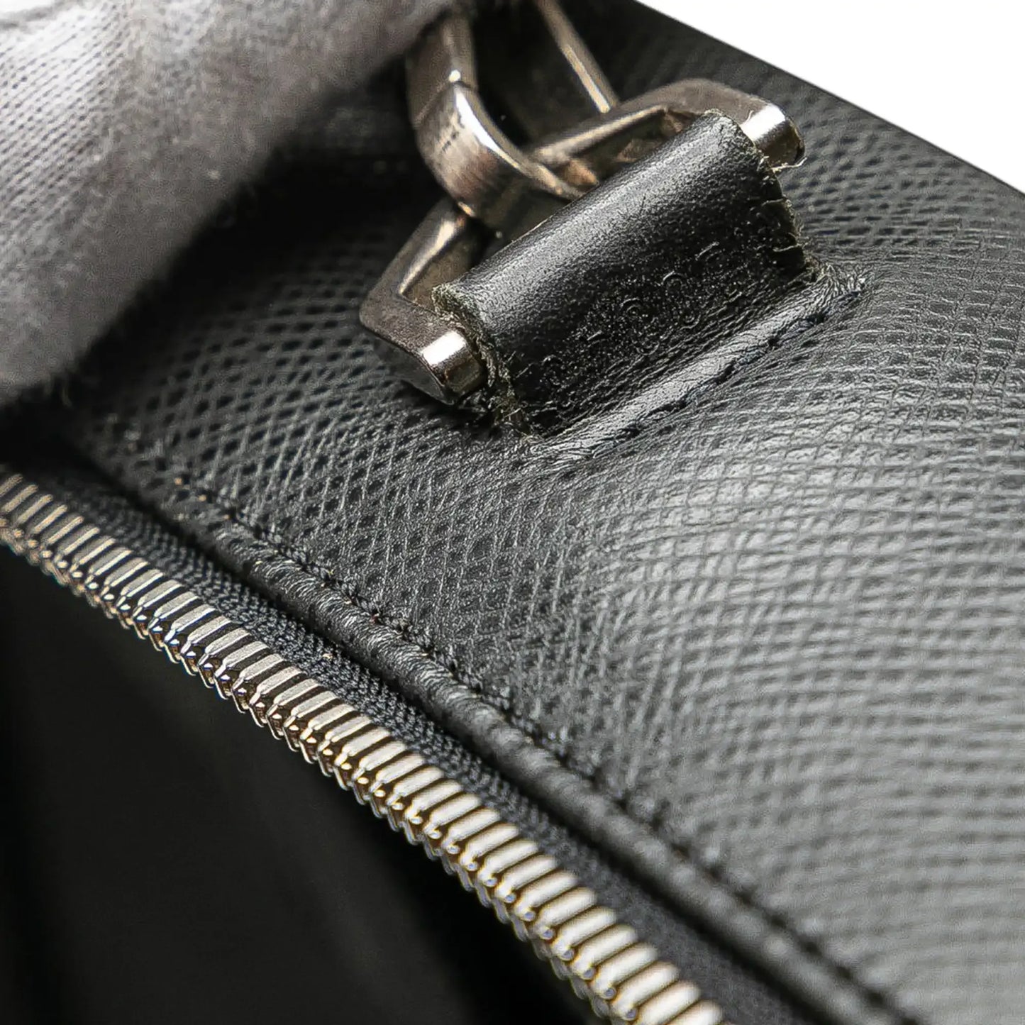 Louis Vuitton Taiga Porte Ordinateur Odessa