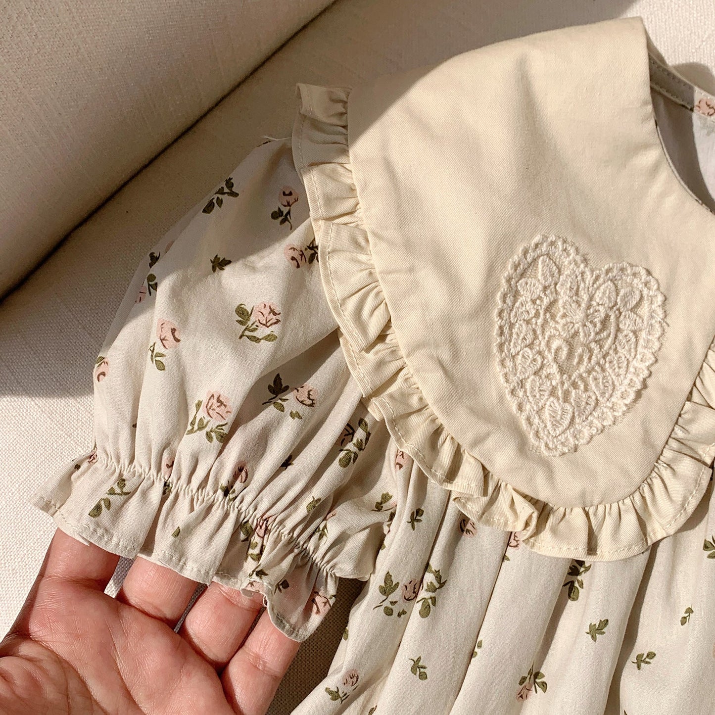 Summer Arrival Floral Pattern Short Sleeves Heart Pattern Collar Dress for Stylish Girls-4