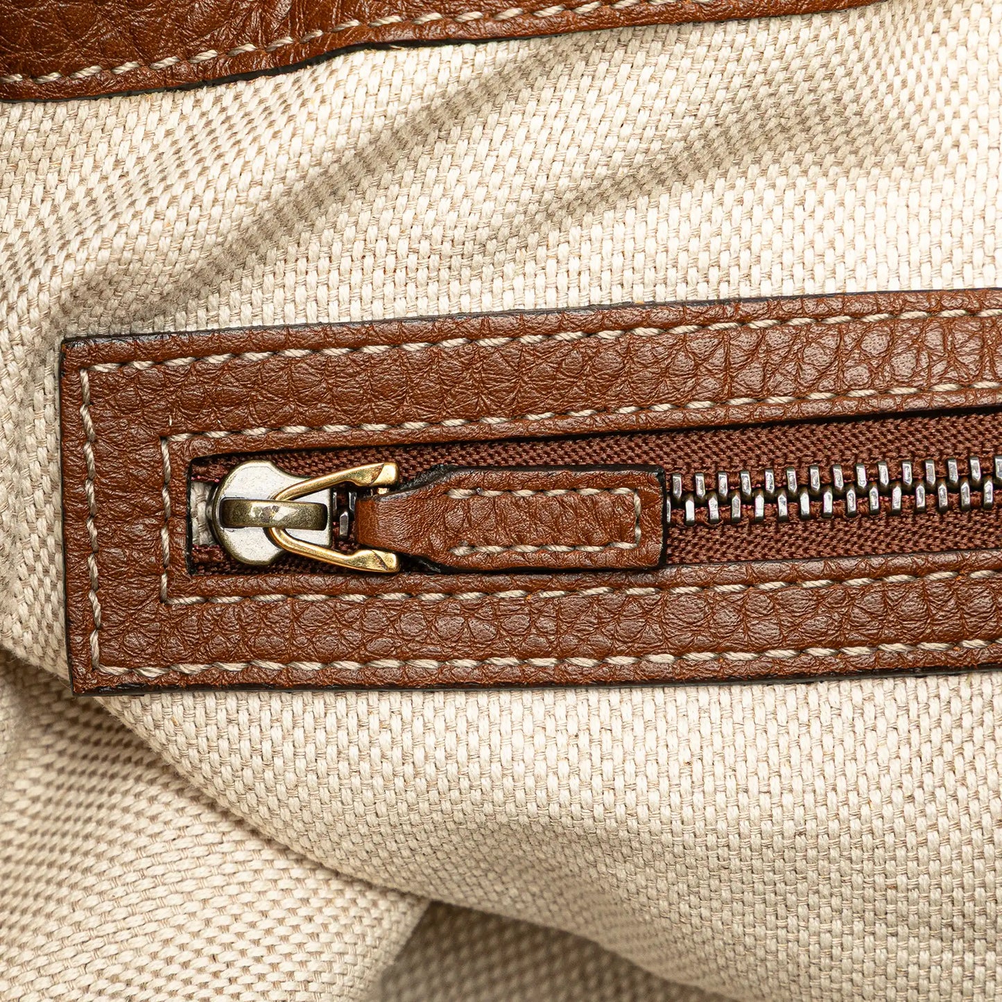 Gucci Medium Raffia Soho Chain Tote