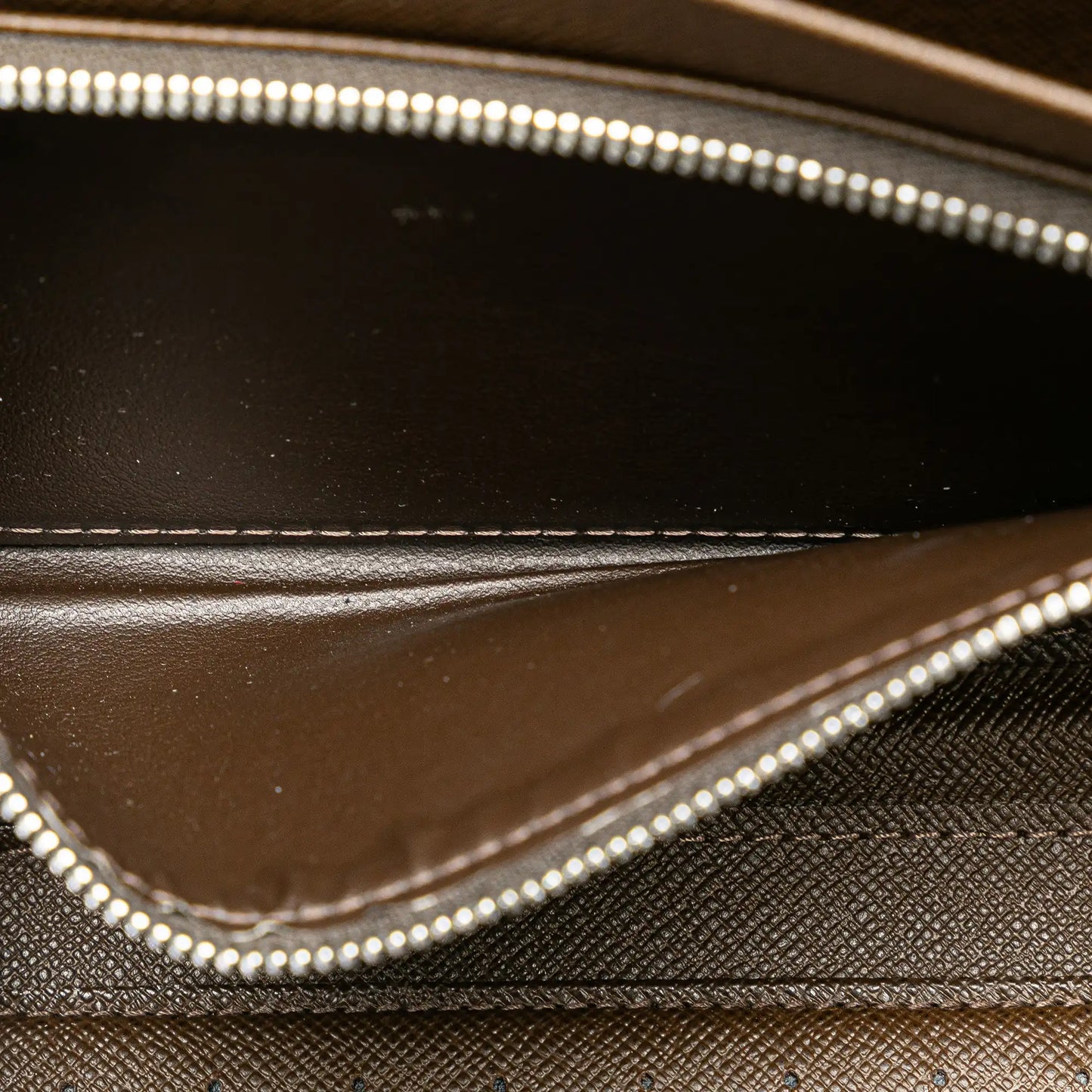 Louis Vuitton Taiga Atoll Organizer