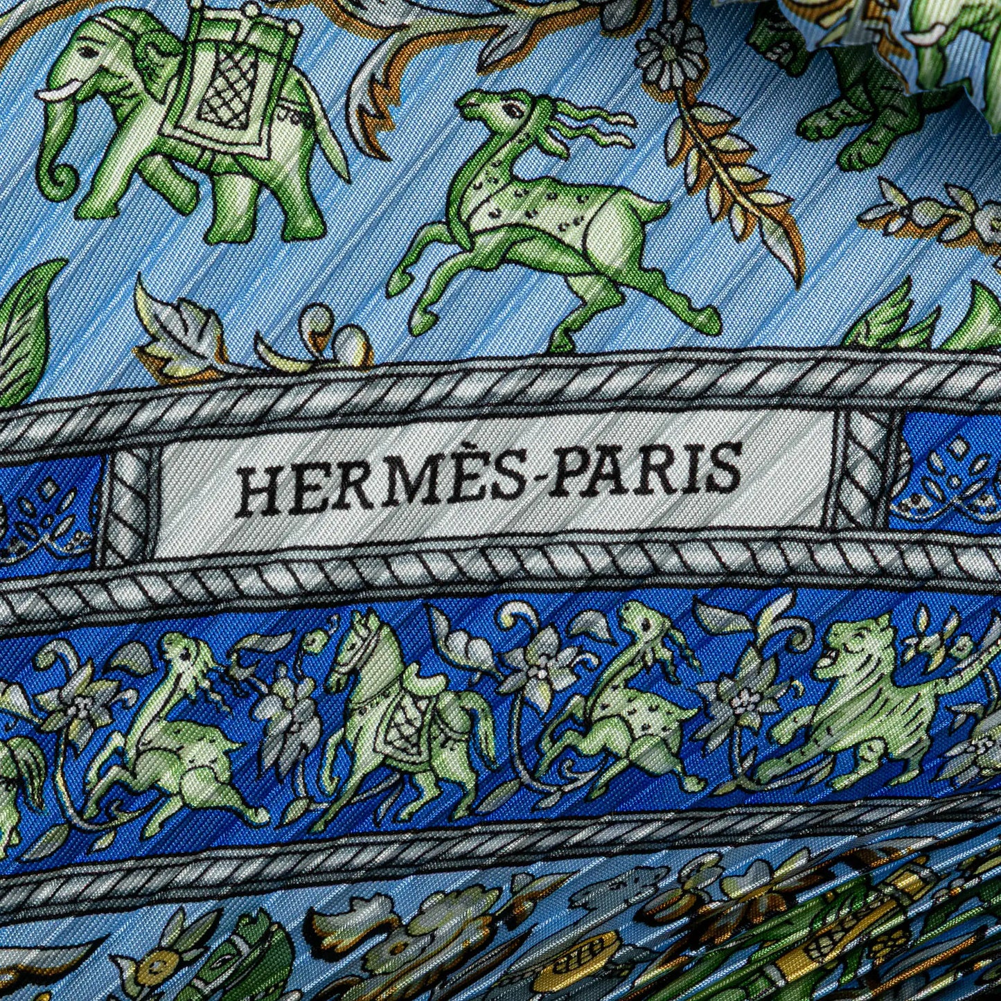 Hermès Chasse En Inde Silk Plisse Scarf