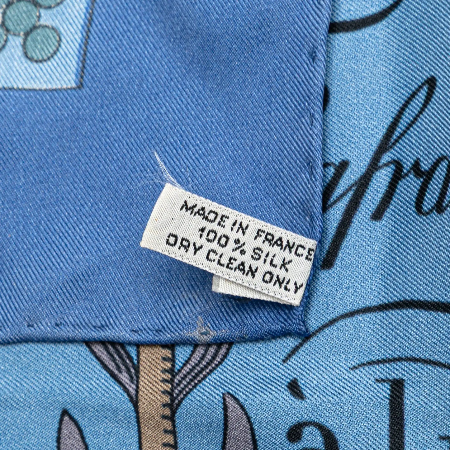 Hermès Huile Rafraichissante a L Usage de la Toilette Parfumee Silk Scarf