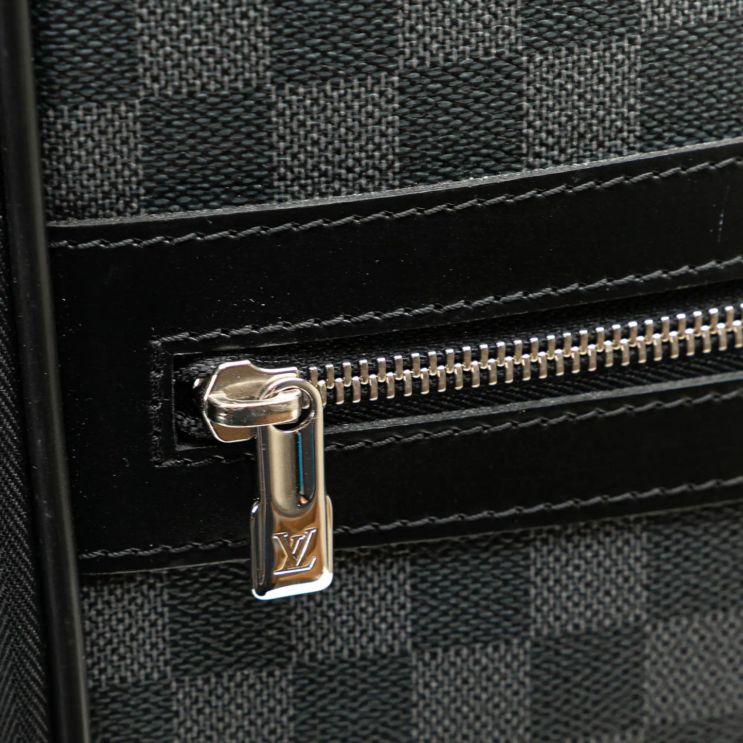Louis Vuitton Damier Graphite Pegase 55