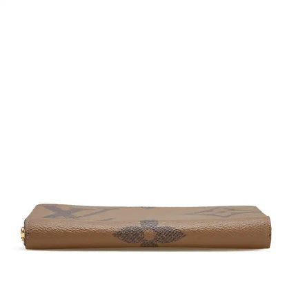 Louis Vuitton Monogram Giant Reverse Zippy Wallet