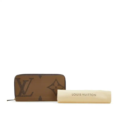 Louis Vuitton Monogram Giant Reverse Zippy Wallet
