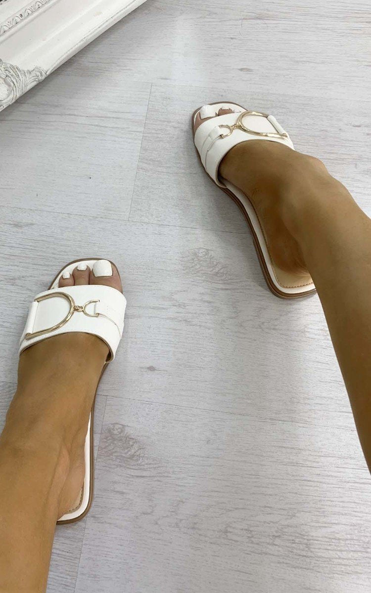 She Wears Glory™ Gold Detail Sliders