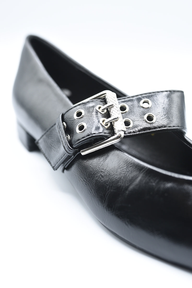 Low Heel Buckle Eyelet Strap Pointed Flat Shoes - She Wears Glory Beverly Hills