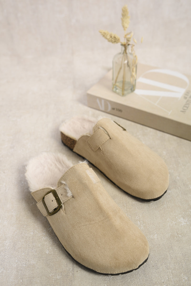 She Wears Glory™ Suede Flip-Flops Sandals With Fur