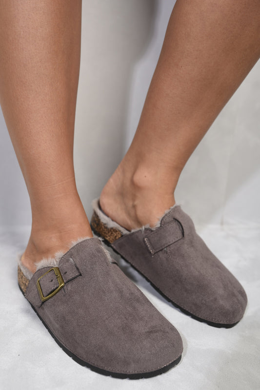 She Wears Glory™ Suede Flip-Flops Sandals With Fur