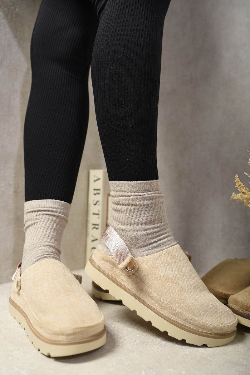 She Wears Glory™ Faux Fur Slingback Closed Toe Clogs