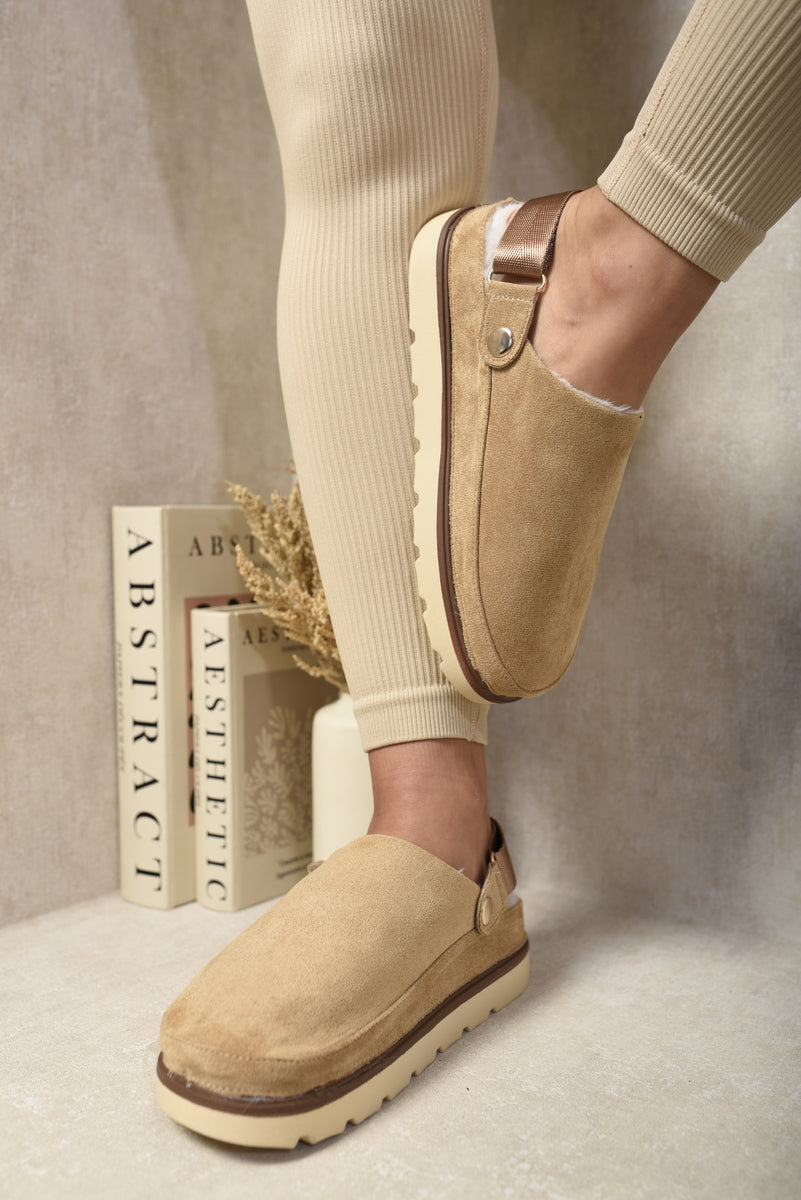 She Wears Glory™ Faux Fur Slingback Closed Toe Clogs