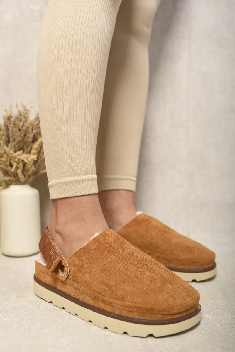 She Wears Glory™ Faux Fur Slingback Closed Toe Clogs