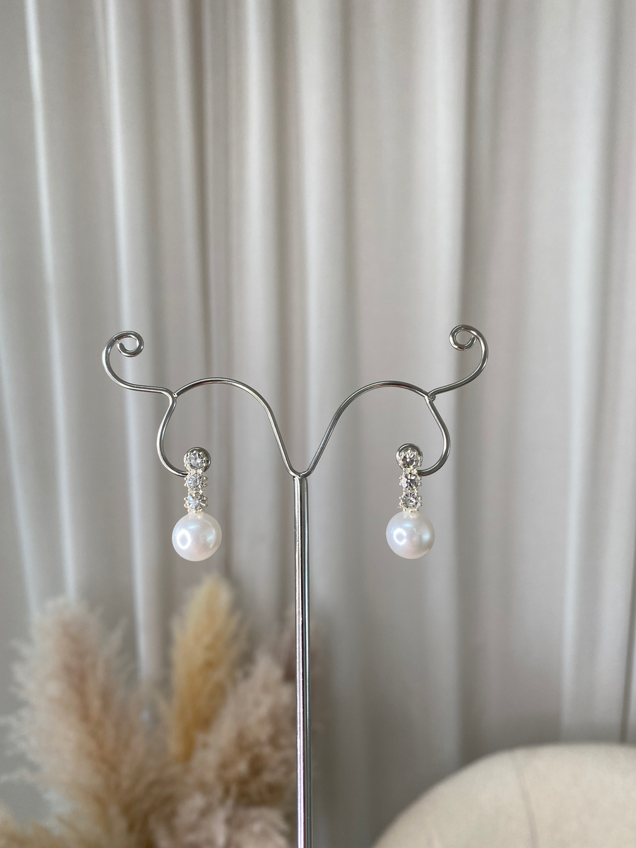 She Wears Glory™ Diamante Pearl Earrings
