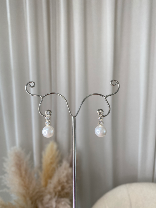 She Wears Glory™ Diamante Pearl Earrings