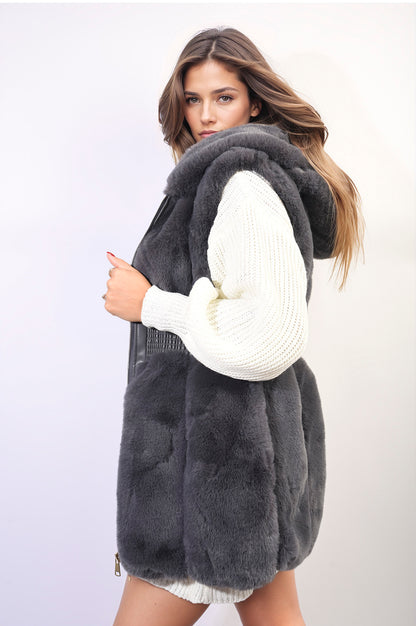 She Wears Glory™ Faux Fur Zip Up Gilet