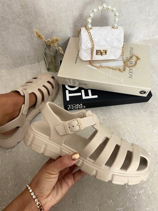 She Wears Glory™ Summer Round Toe Strappy Chunky Sandals