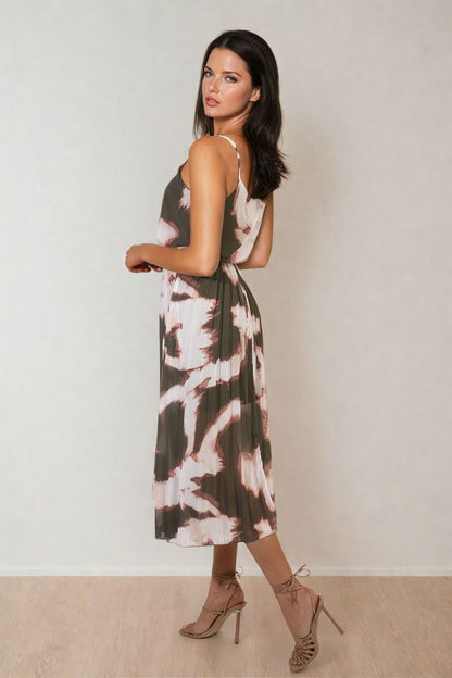 She Wears Glory™ Printed Strappy Pleated Midi Dress