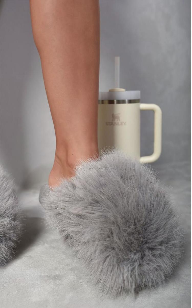 Fluffy Faux Fur Slippers - She Wears Glory Beverly Hills