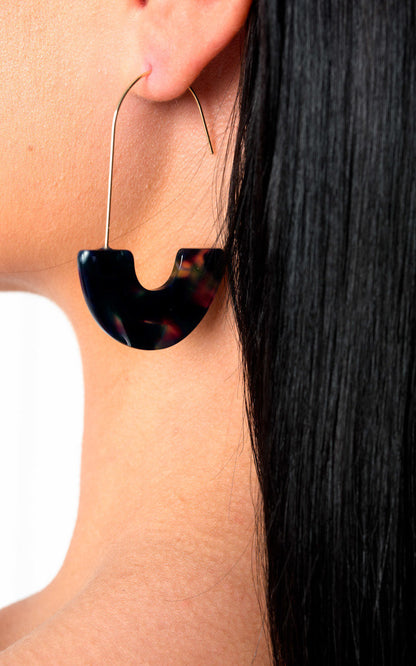 She Wears Glory™ Hook Hoop Pattern Earrings