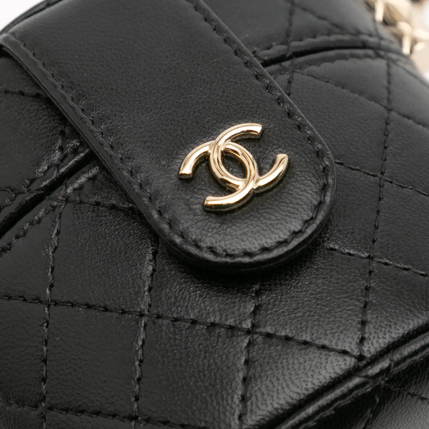 Chanel Mini Quilted Lambskin Round Vanity Case with Chain