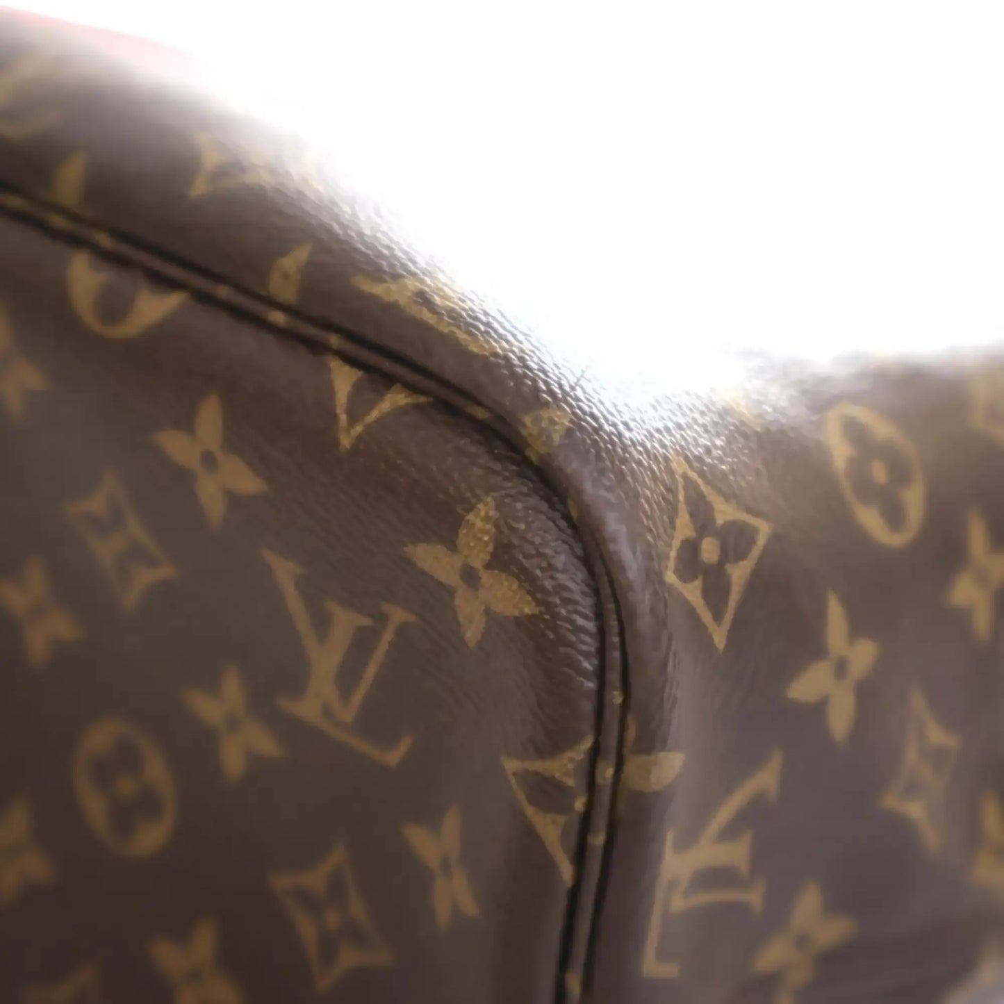 Louis Vuitton Monogram V Neverfull MM